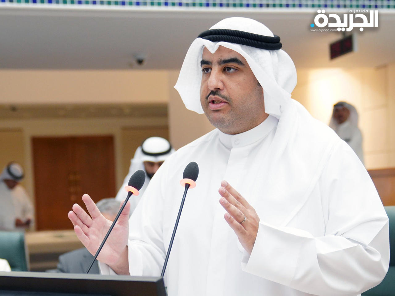 وزير المالية عبدالوهاب الرشيد خلال الجلسة