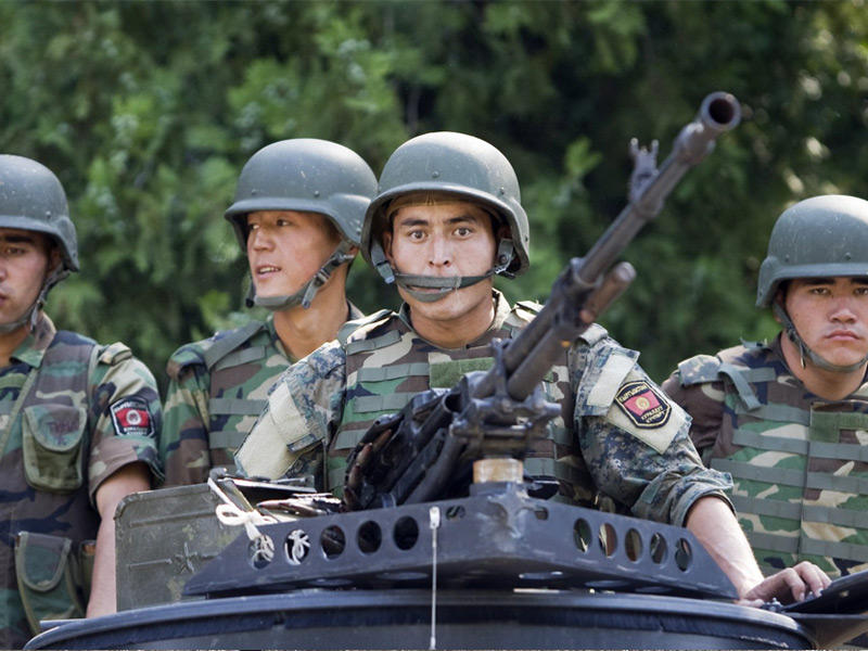 عناصر من الجيش الطاجيكستاني 