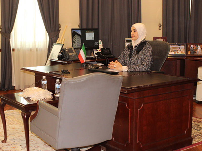 رئيسة الديوان مريم العقيل مفتتحة ورشة العمل