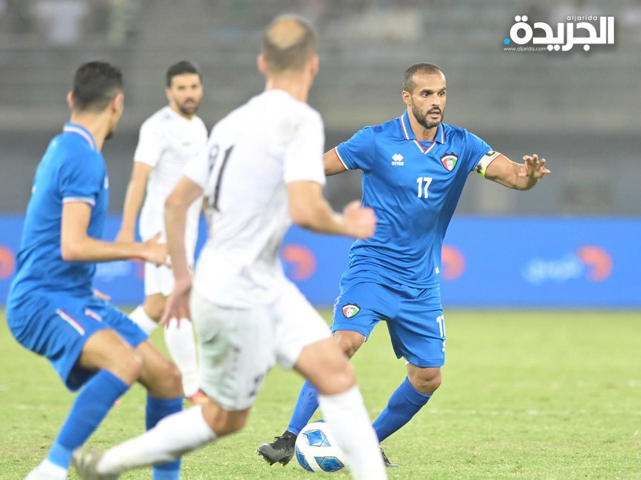 بدر المطوع خلال مباراة الأزرق ضد الزردن