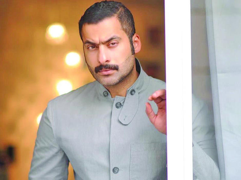 الفنان حسين المهدي 