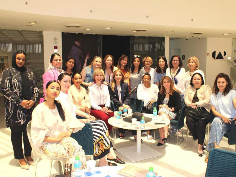 من أجواء زيارة منصة الفن المعاصر 