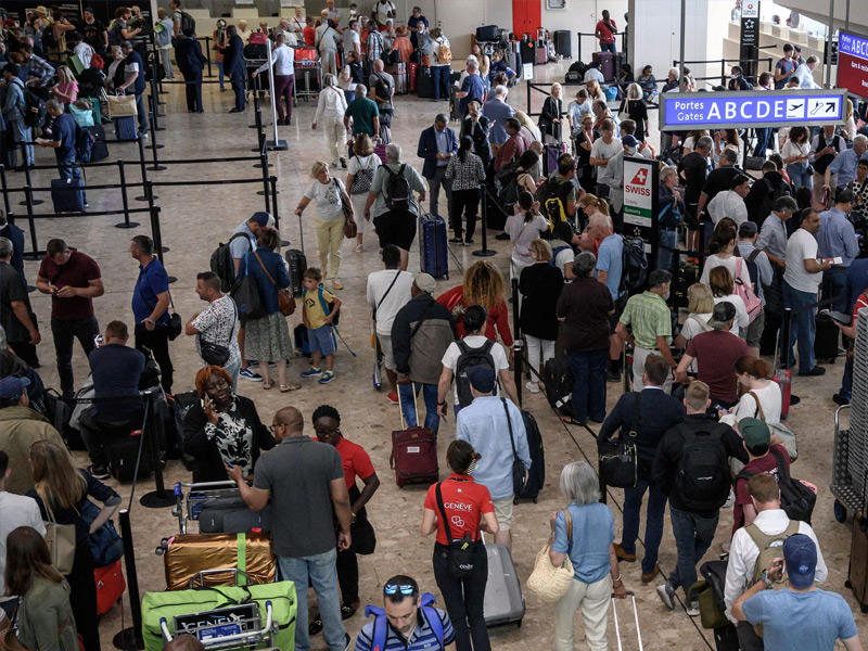 أزمة في مطارات سويسرا نتيجة عطل فني