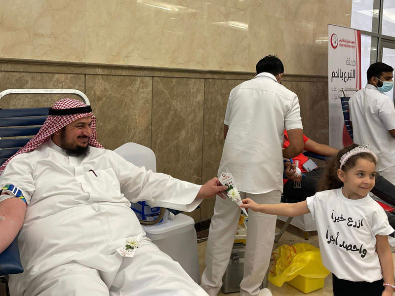 جانب من حملة الأوقاف للتبرع بالدم