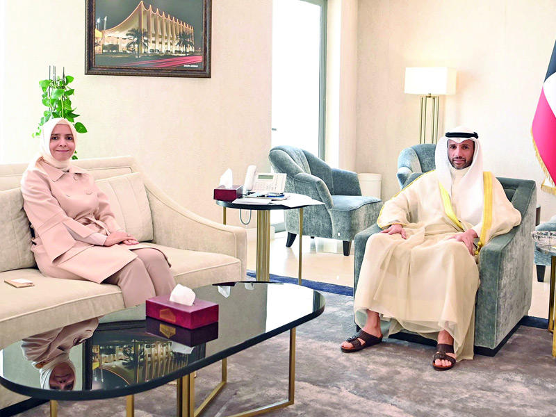  رئيس مجلس الأمة مرزوق الغانم مستقبلاً السفيرة كويتاك