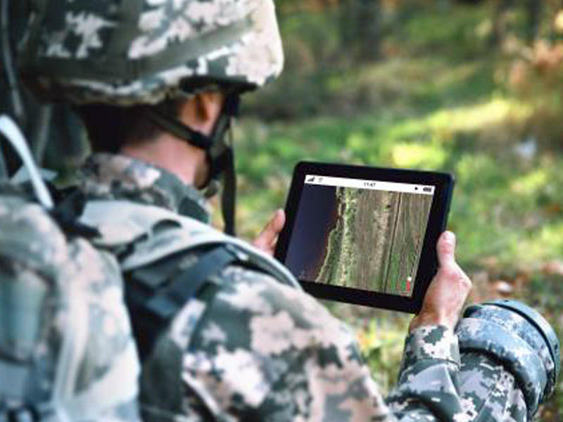 ربط الجنود والمعدات بشبكة الإنترنت