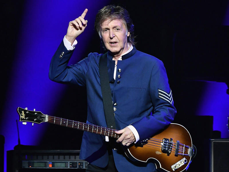  نجم البوب الشهير بول ماكارتني