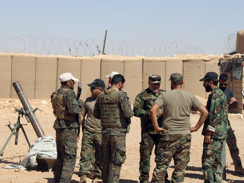 قائد مغاوير الثورة سوريا مهند الطلاع يتفقد الموقع المستهدف في التنف يوم الخميس