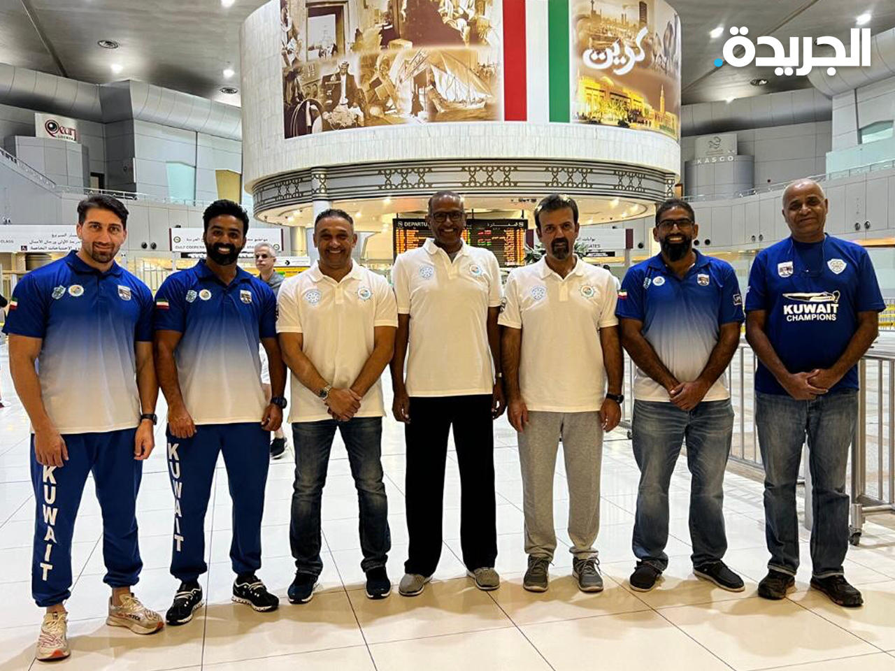 الشمالي يتوسط وفد المنتخب في مطار الكويت