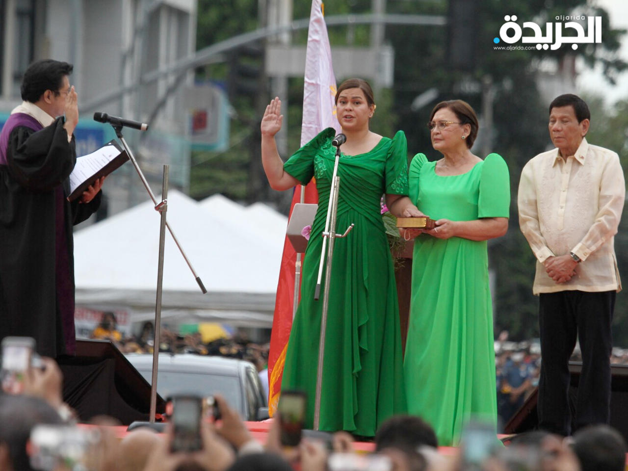 سارة دوتيرتي تؤدي اليمين