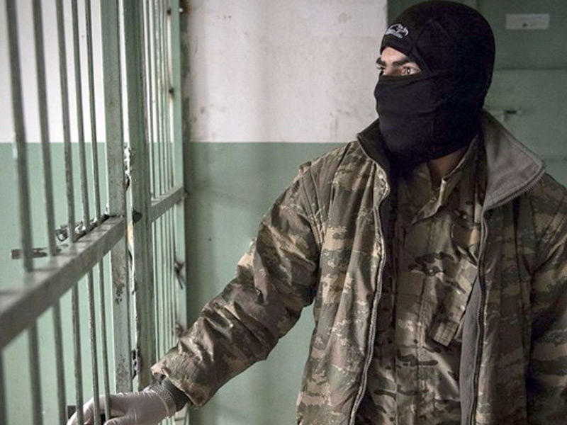 هروب «دواعش» من سجن الرقة شمال سورية 