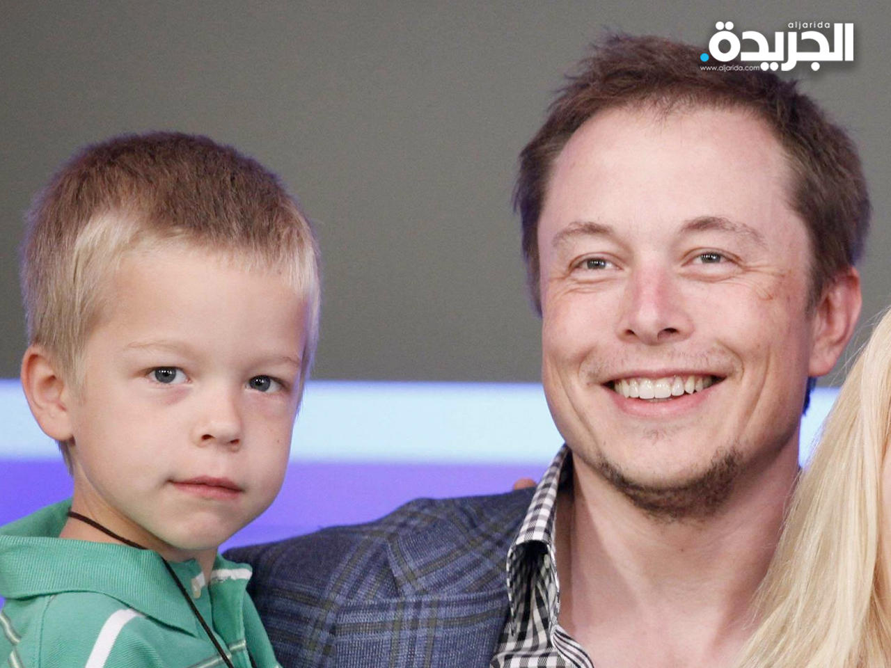 خافيير ألكساندر ماسك مع والده «أرشيف»