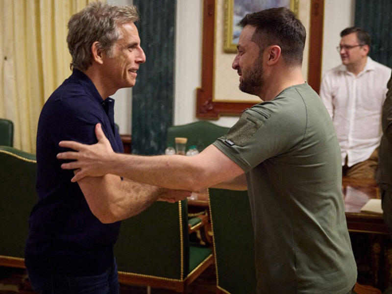  الممثل الأميركي بن ستيلر والرئيس الأوكراني فولوديمير زيلينسكي