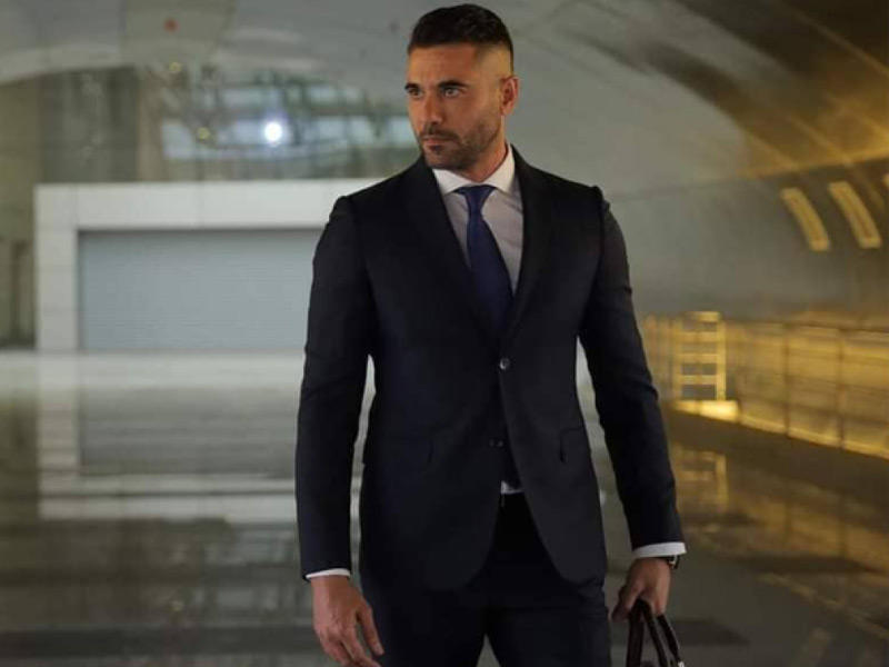  الفنان أحمد عز