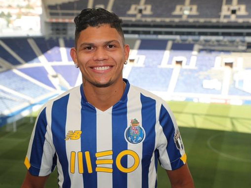 هاجم بورتو إيفانيلسون