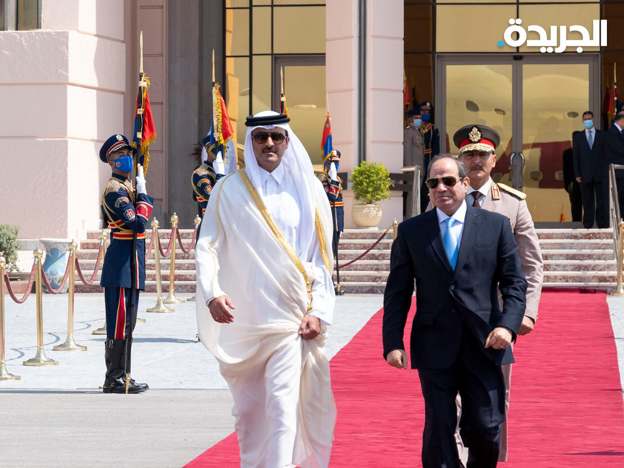 الرئيس المصري عبدالفتاح السيسي مستقبلاً أمير قطر