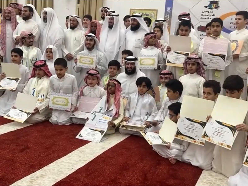 احد حلقات تحفيظ القرآن التابعة لجمعية احياء التراث الاسلامي