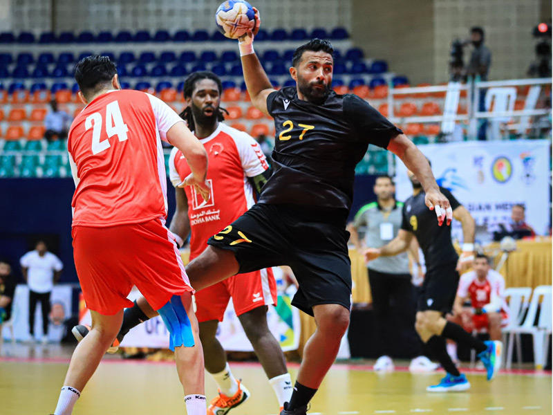 جانب من مباراة القادسية والعربي القطري