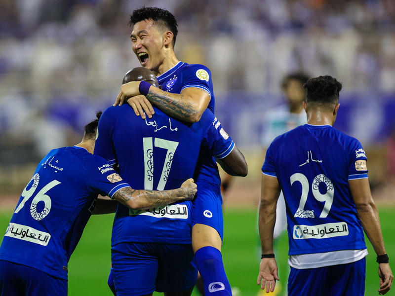 لاعبو الهلال يحتفلون