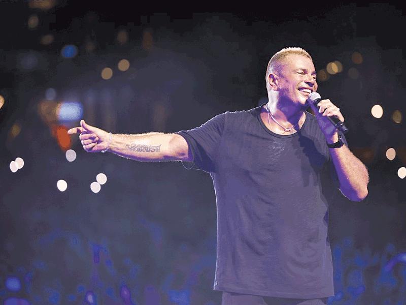 النجم عمرو دياب 