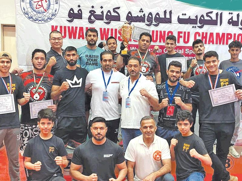 صورة جماعية للفائزين في البطولة