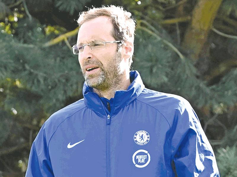  الحارس الدولي التشيكي السابق بتر تشيك