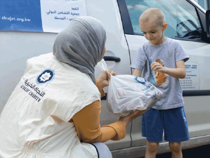 بجمعية النجاة الخيرية خلال احد المشاريع الخيرية 