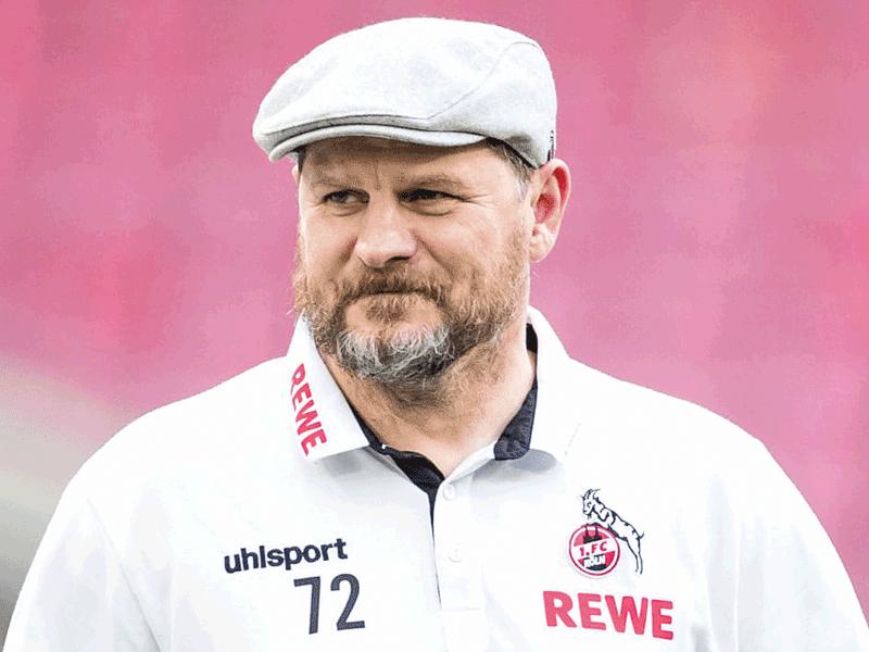  المدير الفني شتيفن بومجارت