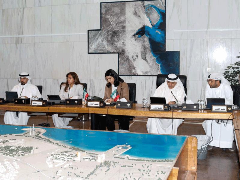 جانب من اجتماع اللجنة