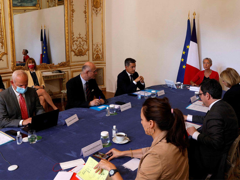 رئيسة الوزراء الفرنسية إليزابيت بورن 