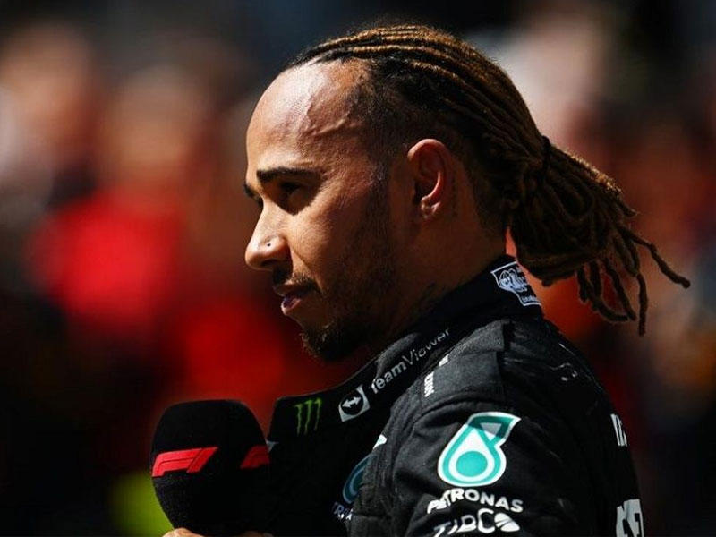 سائق مرسيدس البريطاني لويس هاميلتون