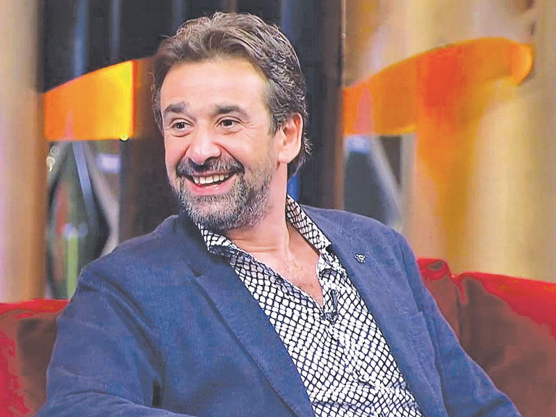 النجم كريم عبدالعزيز