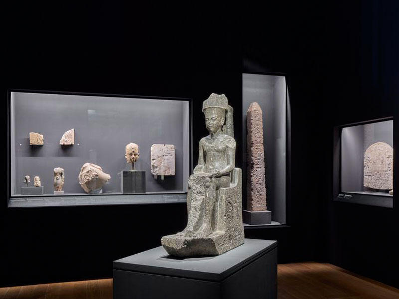 مجموعة من القطع الأثرية