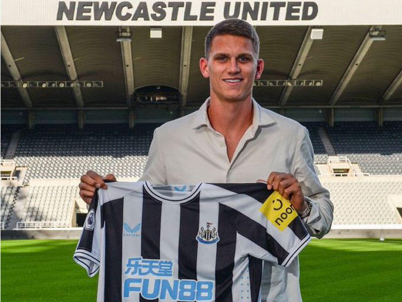  المدافع الهولندي سفين بوتمان