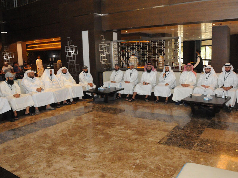 نائب رئيس بعثة الحج الكويتية محمد المطيري يجنمع مع رؤساء لجان وفرق وزارة الأوقاف والشؤون الإسلامية 