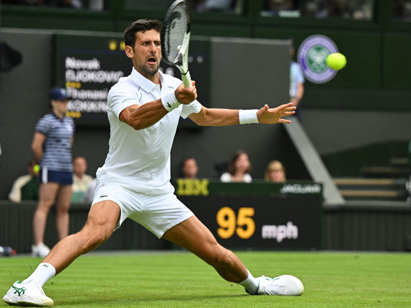 حامل اللقب في النسخ الثلاث الأخيرة انتصاره الـ23 تواليًا في بطولة ويمبلدون الصربي نوفاك ديوكوفيتش