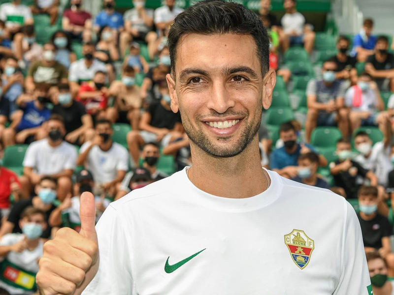 لاعب الوسط الأرجنتيني خافيير باستوري