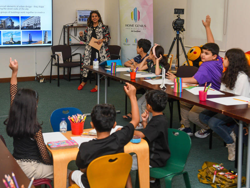 جانب من أجواء الورشة  كيف نبني مكتبة