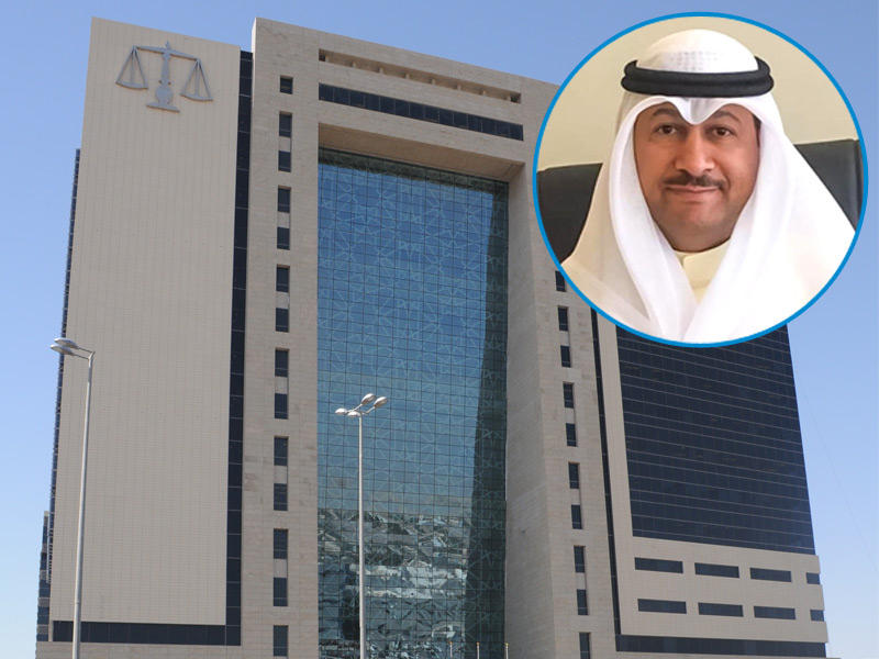 مبني وزارة العدل و في الإطار وكيل وزارة العدل المساعد لقطاع تكنولوجيا المعلومات والإحصاء هاشم القلاف