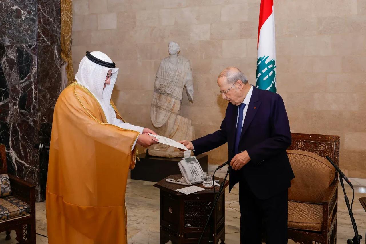 وزير الخارجية يسلم رسالة خطية من سمو ولي العهد إلى الرئيس اللبناني