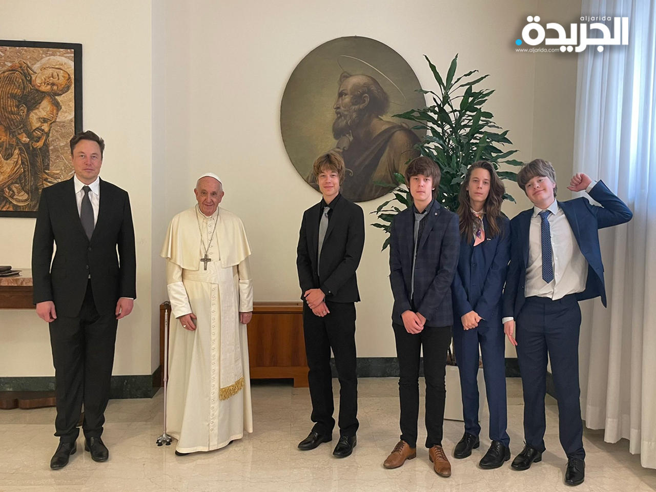 بابا الفاتيكان مع إيلون ماسك وأبناءه - روما