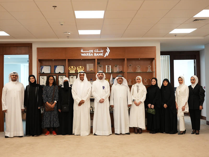 تكريم الطلبة المتفوقين