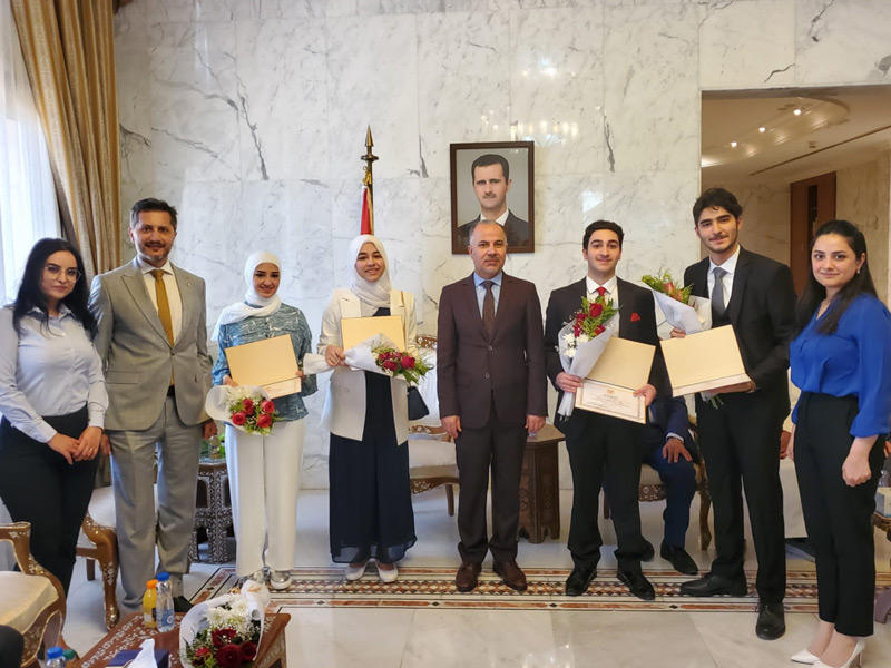 جانب من تكريم المتفوقين