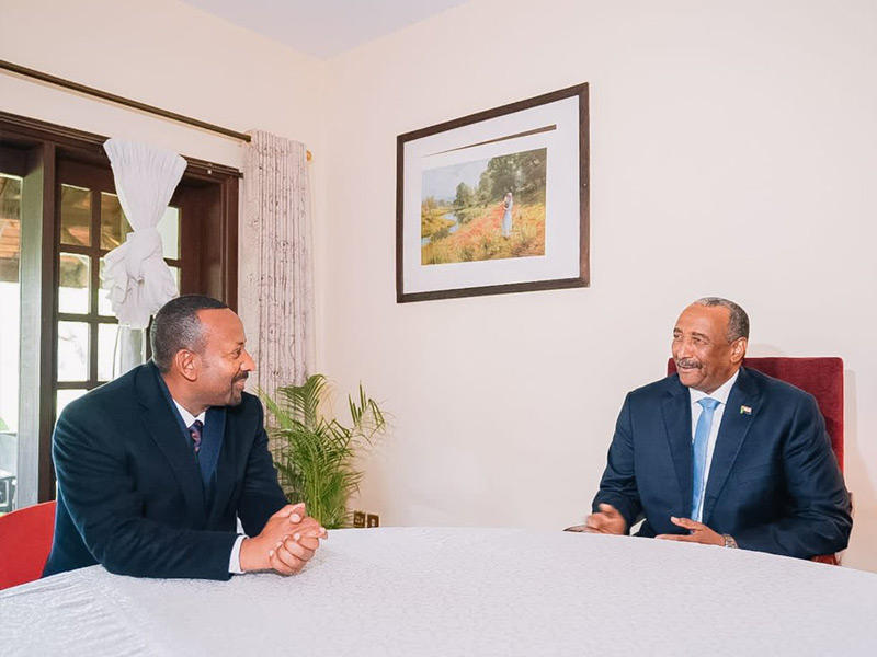 لقاء البرهان وأحمد في نيروبي 