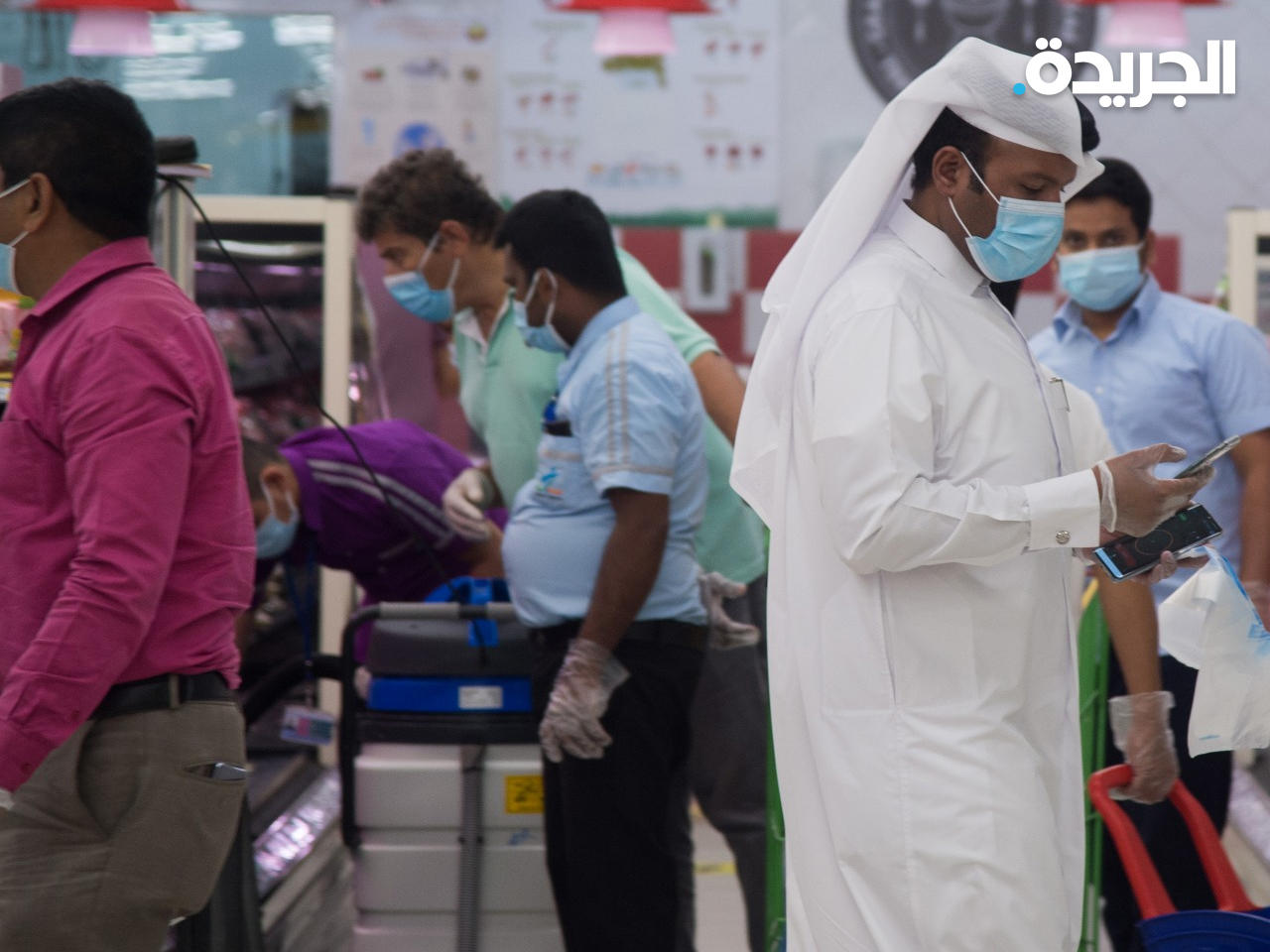 قطر تعيد إلزامية ارتداء الكمامات في الأماكن العامة المغلقة 