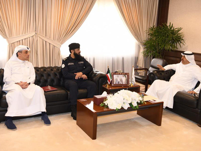 محافظ حولي مستقبلاً الخطيب والبدر