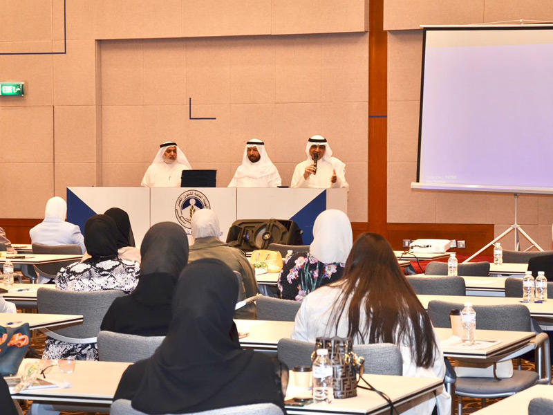 جانب من الدورة