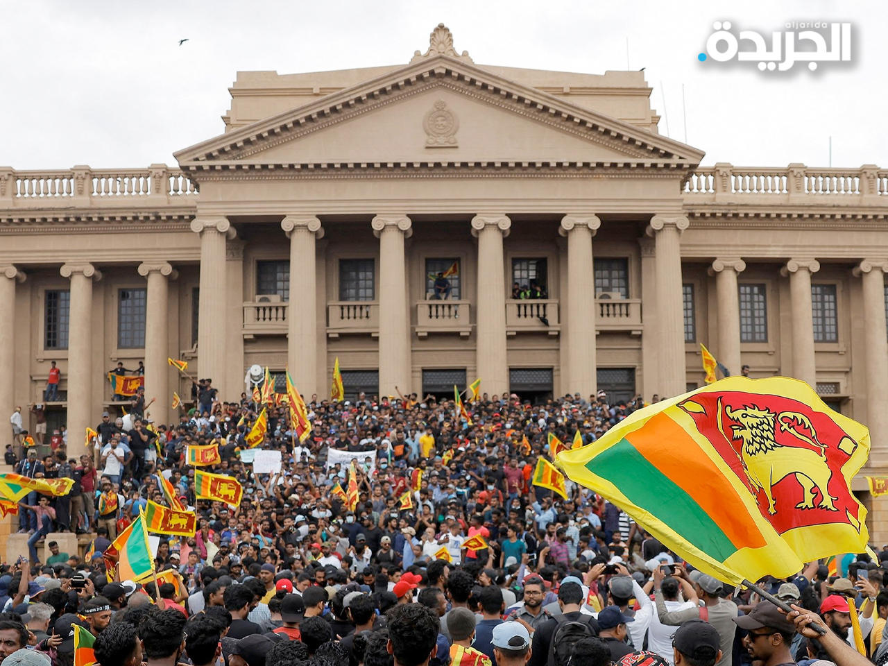 محتجون يحاصرون المقر الرسمي لرئاسة الوزراء