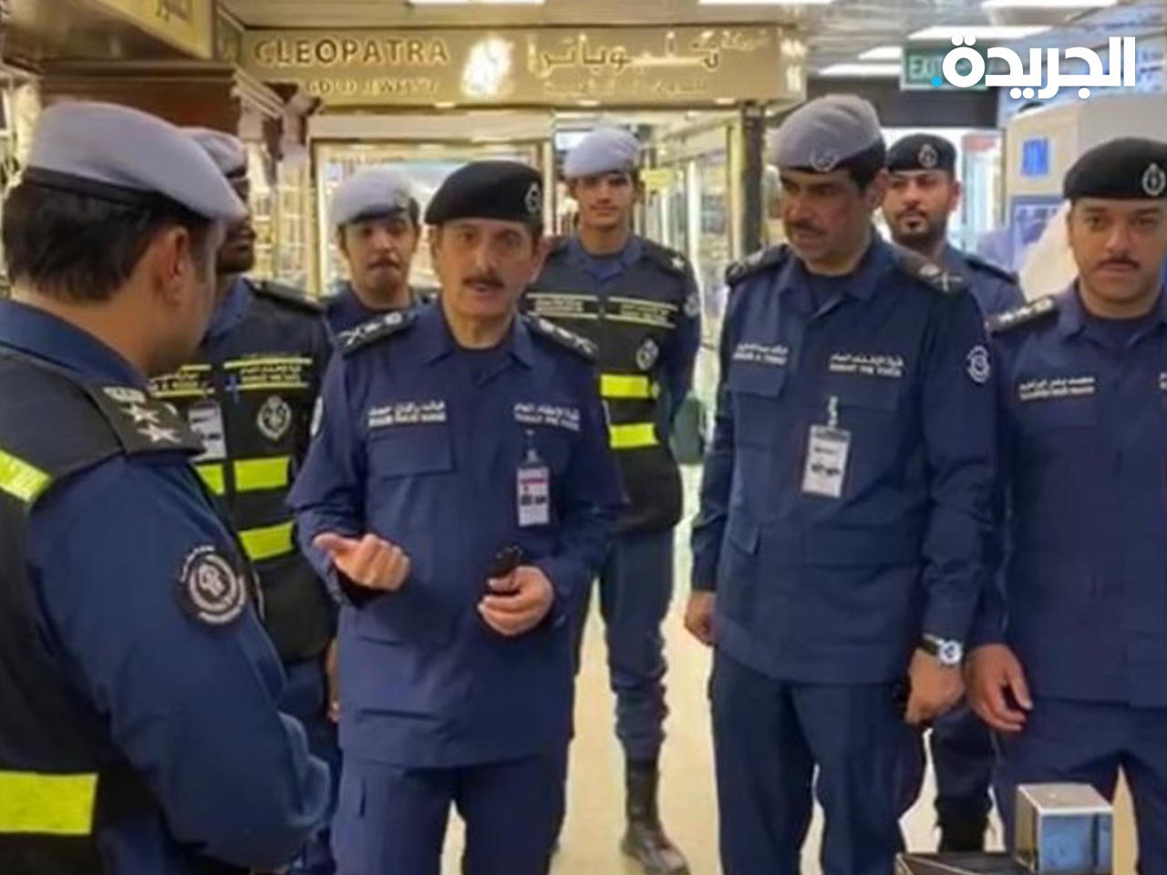 الفريق المكراد خلال الجولة التفقدية في منطقة أسواق المباركية