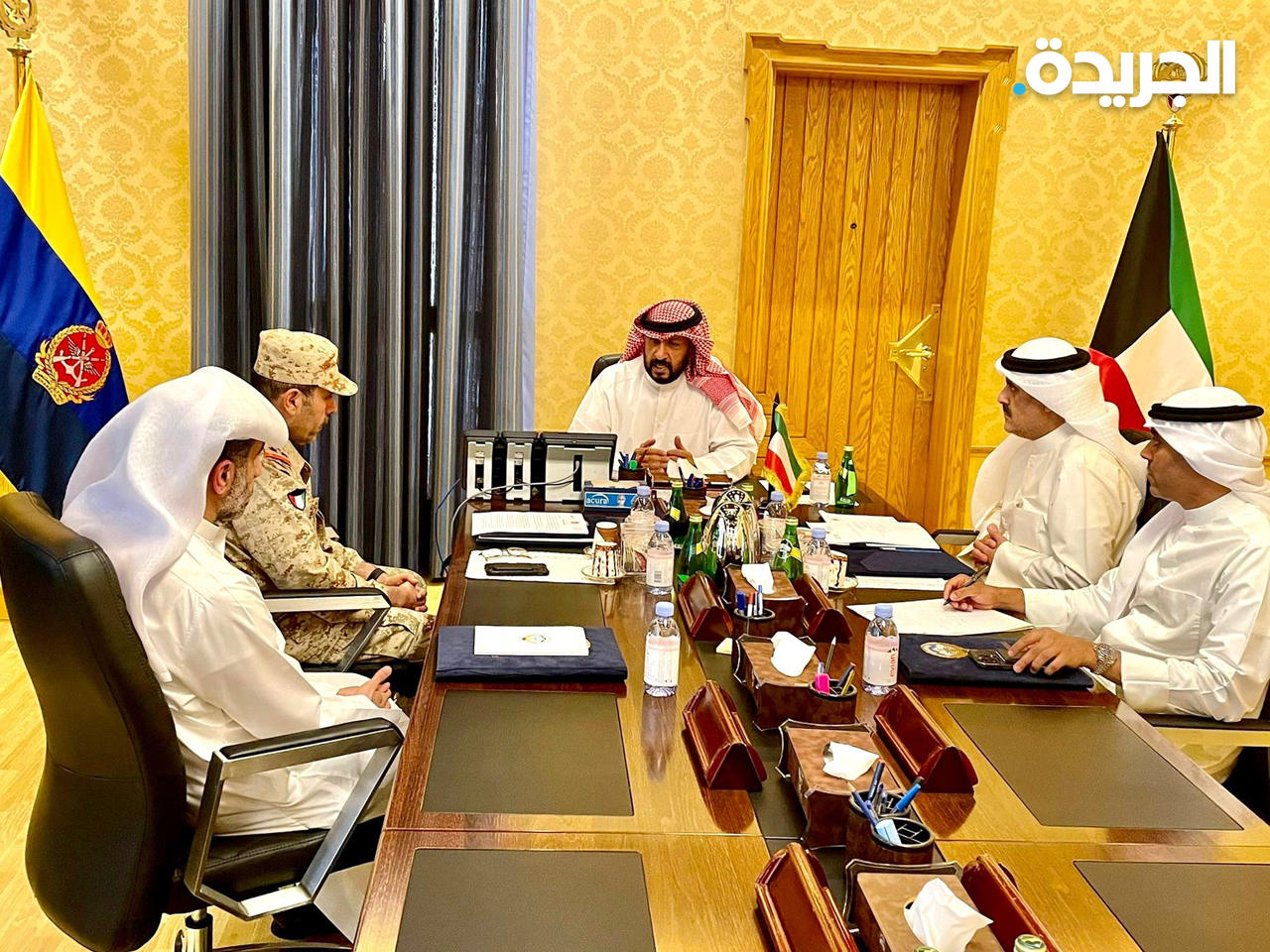 وزير الدفاع خلال الاجتماع